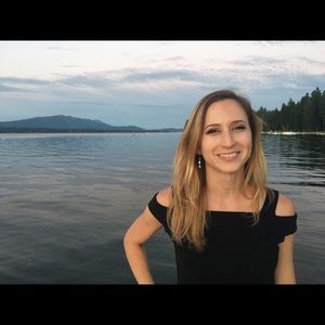 Meet your Posher, Emily